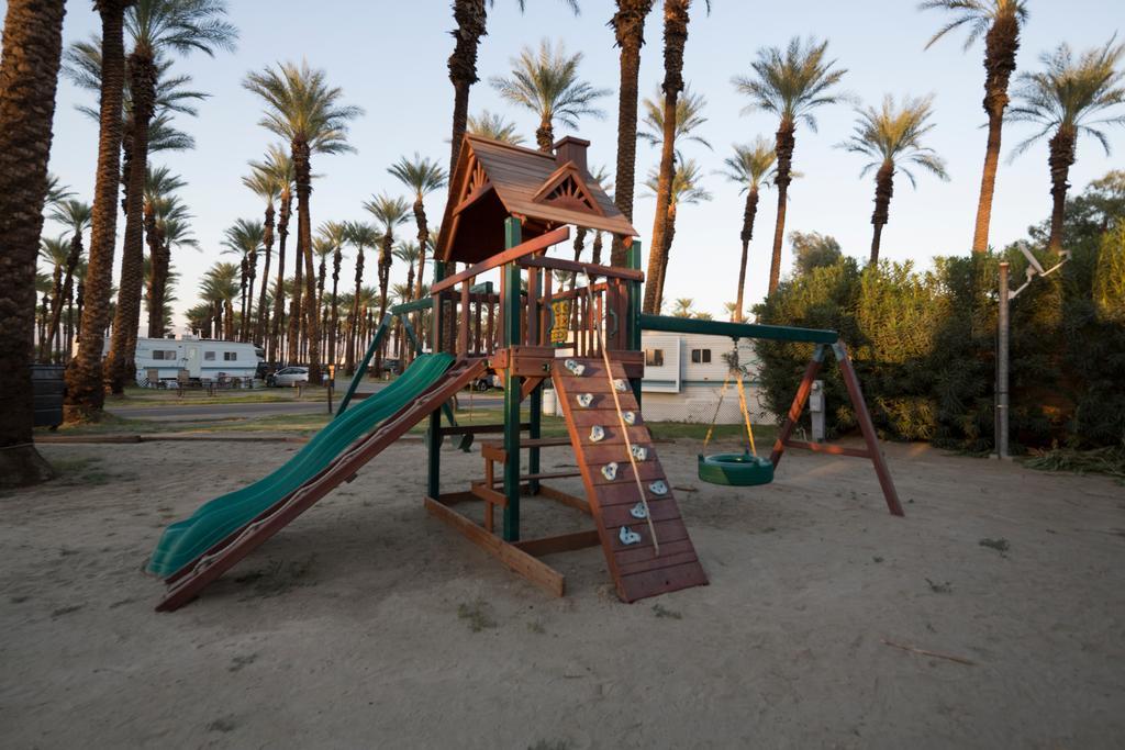 Palm Springs Camping Resort Cabin 3 Palm Desert Exterior photo